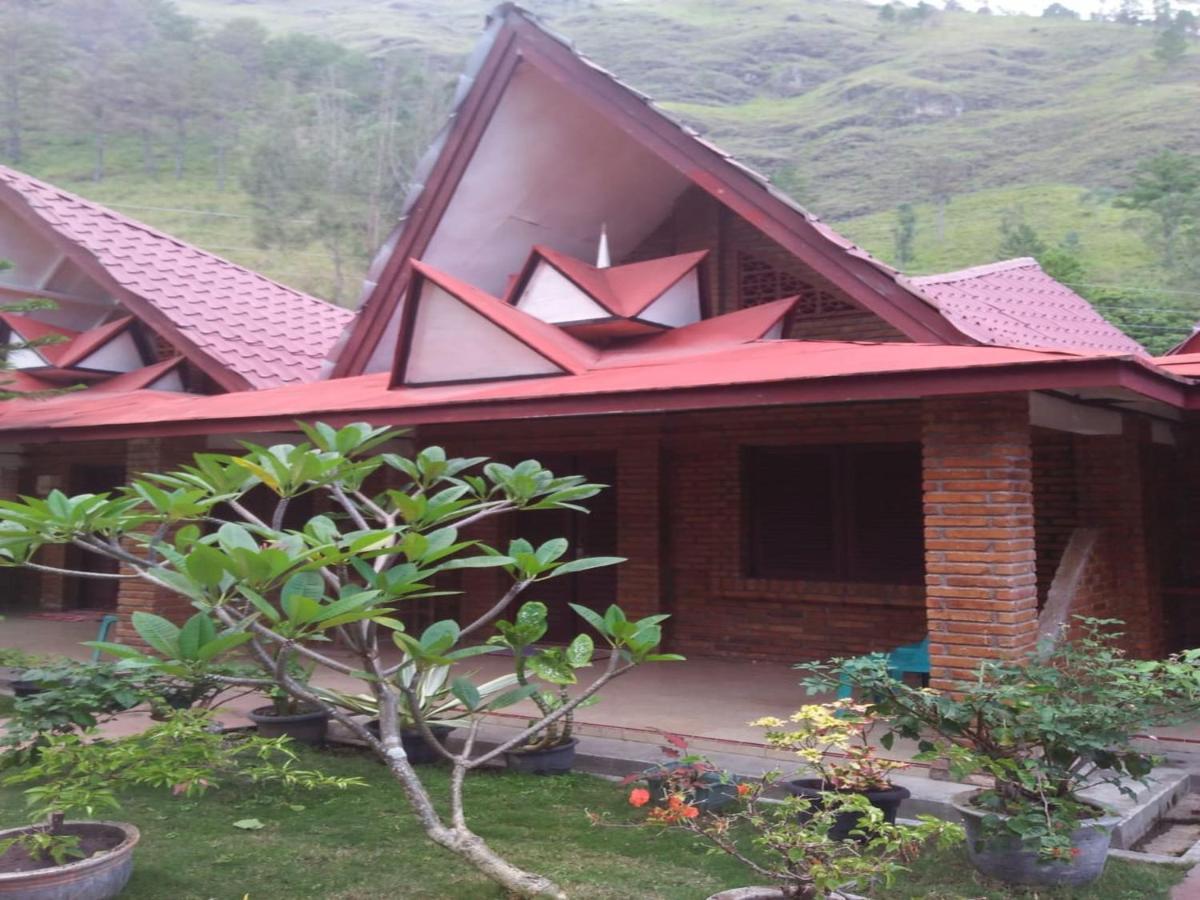 Roman Sinasi Hotel Tongging Exterior foto